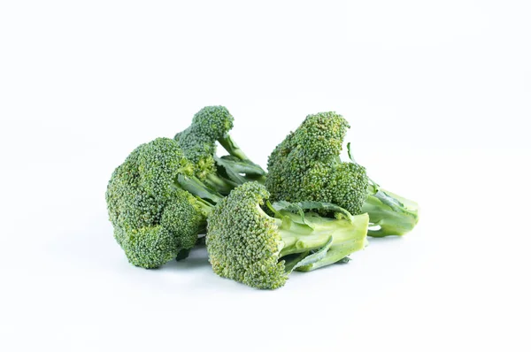 Taze Brokoli Dilimlerinin Üzerinde Sağlıklı Vejetaryen Yemekleri — Stok fotoğraf