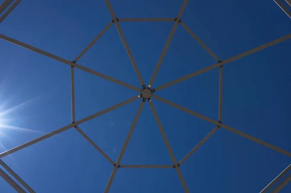 Détail Structure Métallique Bâtiment Navire Milieu Construction Avec Ciel Bleu — Photo
