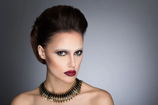 Close up portrait of beautiful sexy woman, studio shoot — Stock Photo, Image