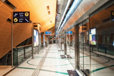 12 Kasım 2021. BAE, Dubai. Metro Dubai İstasyonu.