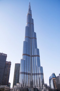 Dünyanın en yüksek binası. Dubai 'nin gelecekteki Birleşik Arap Emirlikleri' nin inanılmaz manzarası. dikey