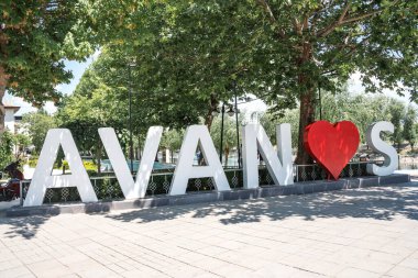 19 Haziran 2021 Türkiye Avanis. Türkiye Kapadokya 'da Avanis şehir işareti.