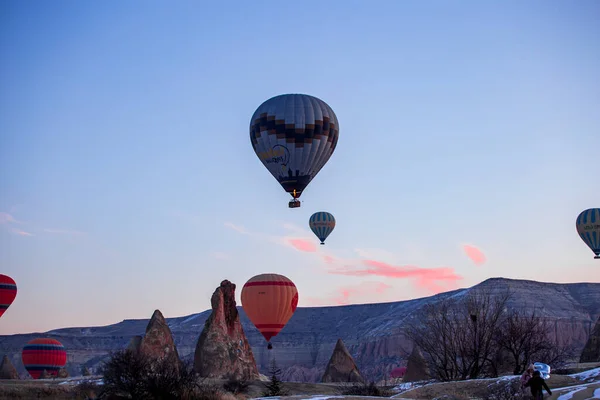 Mongolfiere Che Sorvolano Spettacolare Cappadocia Bella Vista Mongolfiere Galleggianti Nel — Foto Stock