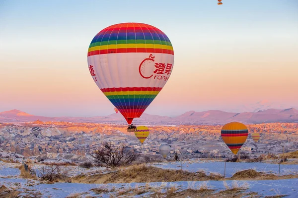 Balony Ogrzane Powietrze Przelatujące Nad Spektakularną Kapadocją Piękny Widok Balonów — Zdjęcie stockowe