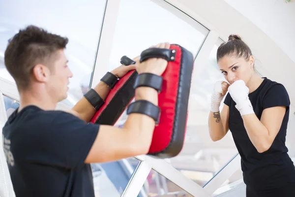 Couple in a gym — Stock Photo, Image