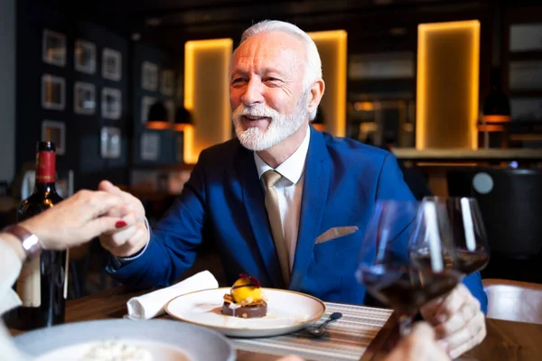 Elegant Businessman Suit Dinning His Partner — Stockfoto