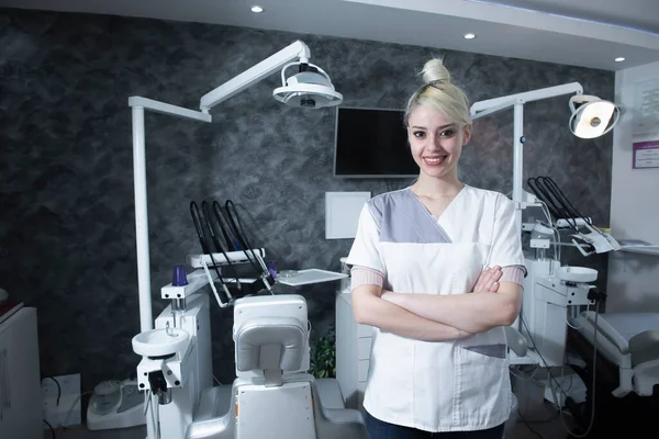 Young Female Dentist Her Office — Stock Photo, Image