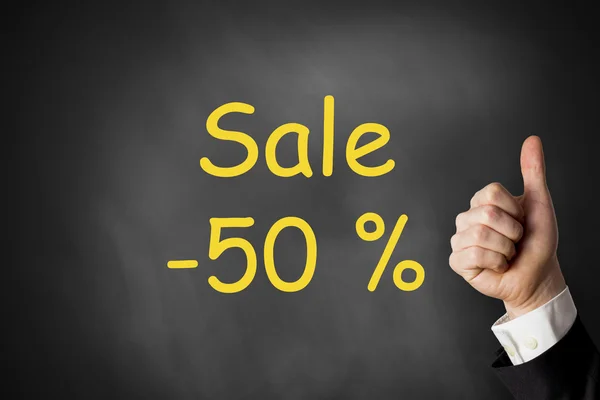 Kciuki w górze sprzedaż pięćdziesiąt procent off — Zdjęcie stockowe