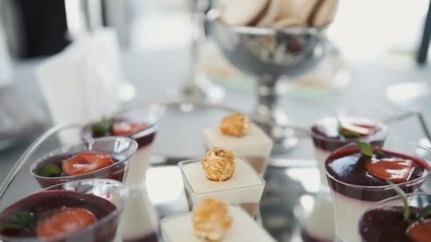 Μπαρ Γλυκών Μπουφέ Λιχουδιές Στο Γάμο Ζαχαροπλαστική Καρότα — Αρχείο Βίντεο
