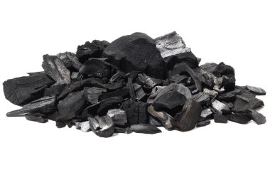 Mineral taş arka plan üzerinde beyaz izole kömür