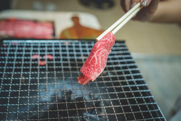 Close Piece Raw Sliced Beef Charcoal Grill Outdoor Party Home — Stock Photo, Image