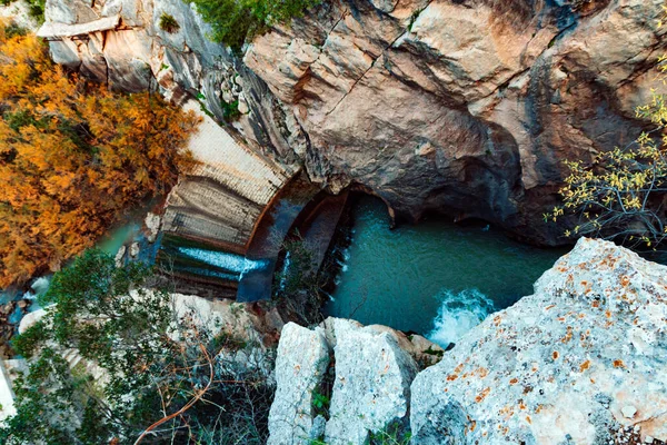 Caminito del Rey yürüyüş yolu, Kralların patikası, El Chorro Gorge 'un güzel manzarası, Ardales, Malaga, İspanya.