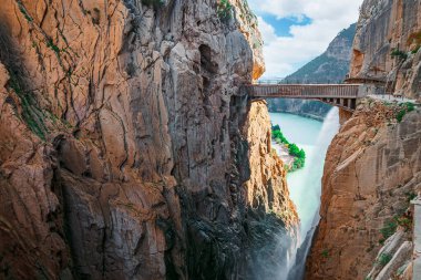 Caminito del Rey yürüyüş yolu, Kralların patikası, El Chorro Gorge 'un güzel manzarası, Ardales, Malaga, İspanya.