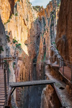 Caminito del Rey yürüyüş yolu, Kralların patikası, El Chorro Gorge 'un güzel manzarası, Ardales, Malaga, İspanya.