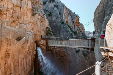 Caminito del Rey yürüyüş yolu, Kralların patikası, El Chorro Gorge 'un güzel manzarası, Ardales, Malaga, İspanya.