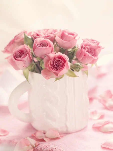 Roze rozen — Stockfoto