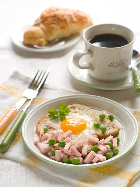 Geroosterd brood met ham — Stockfoto