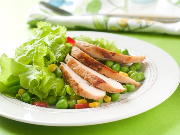 Salada de frango — Fotografia de Stock