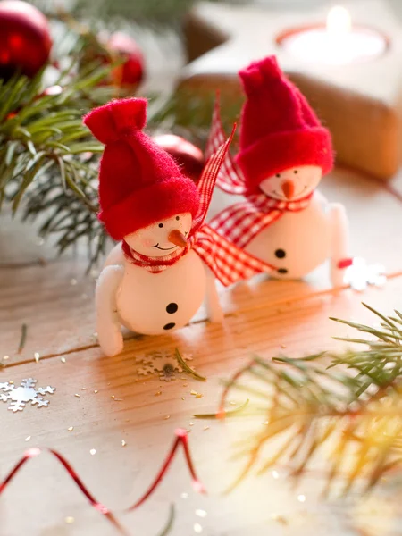 Zwei Schneemänner — Stockfoto