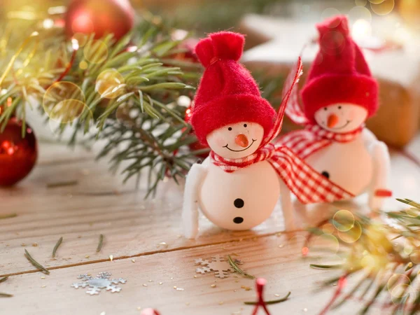 Zwei Schneemänner — Stockfoto