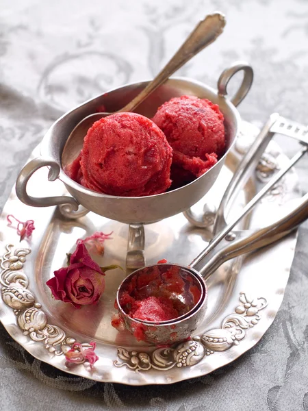 Glace aux fraises — Photo