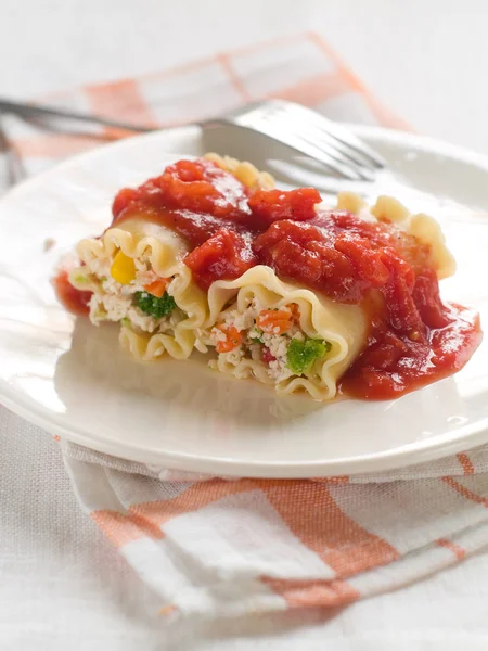 Cannelloni com carne e legumes — Fotografia de Stock