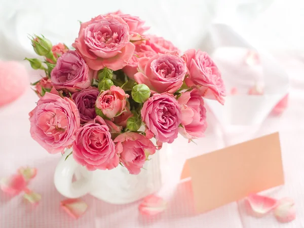 Rosas rosadas para celebrar — Foto de Stock