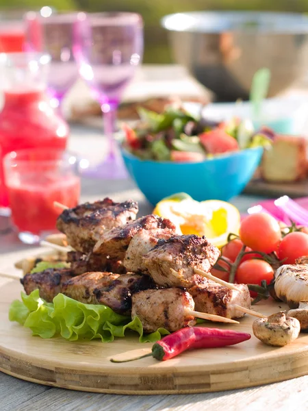 Carne kebab com legumes — Fotografia de Stock