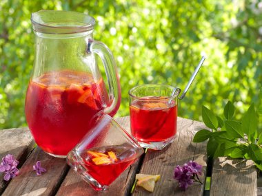 meyve limonata veya sangria