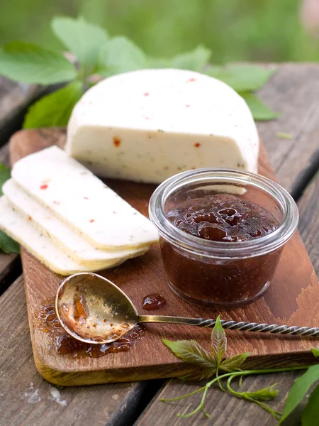 Engarrafamento de Fig com queijo — Fotografia de Stock