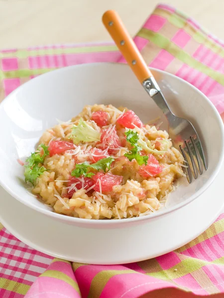 Risotto with grapefruit and cheese — Stock Photo, Image