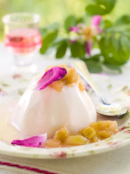 Milk dessert — Stock Photo, Image