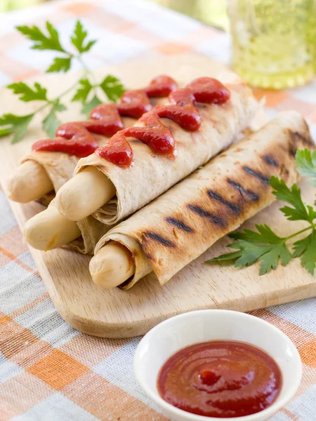 Grilled hotdogs — Stockfoto