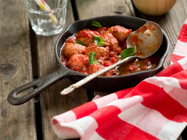 Klopsiki z sosem pomidorowym — Zdjęcie stockowe