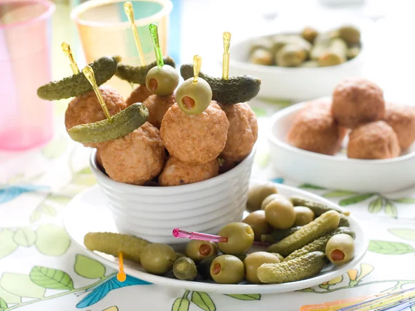 Appetizers with cucumbers and olives — Stock Photo, Image