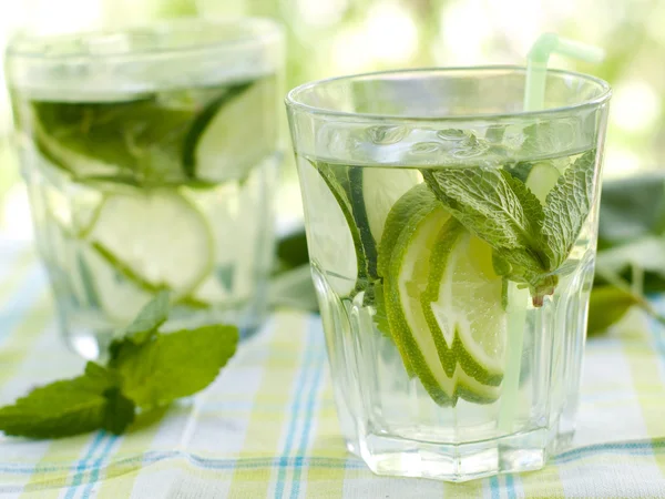 Cold lemonade drinks — Stock Photo, Image