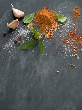 çeşitli baharatlar