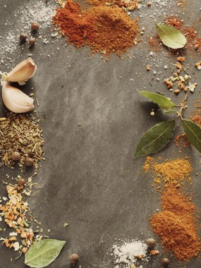 çeşitli baharatlar