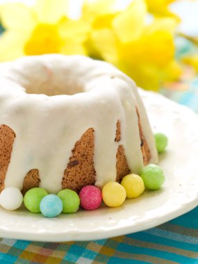 sırlı Paskalya kek