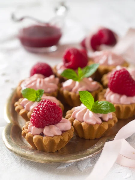 Raspberry tartlets — Stock Photo, Image