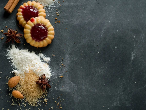 Biscotti con marmellata — Foto Stock