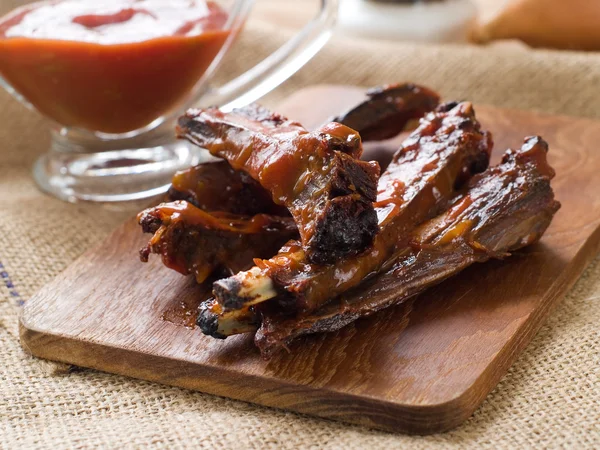 Costillas con salsa de tomate — Foto de Stock