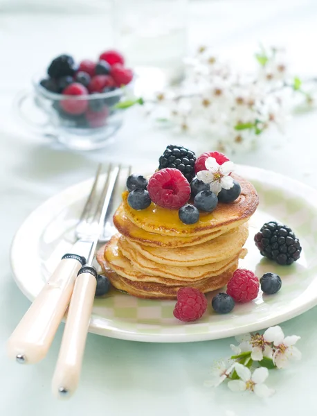 Pancakes with berry — Stock Photo, Image