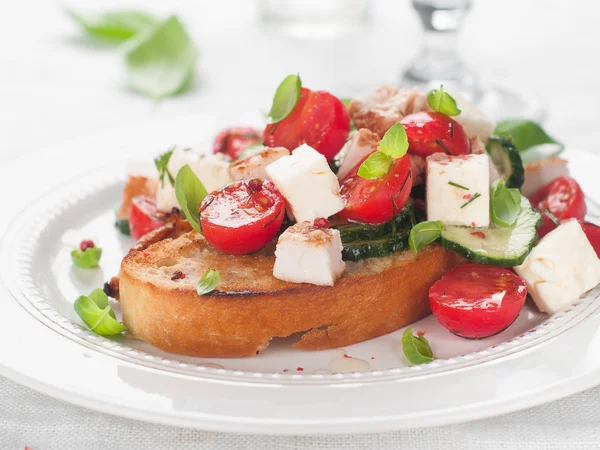 Salat auf Brot — Stockfoto
