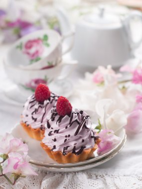 Ahududu ve çikolata Cupcakes