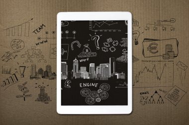 Tablet ve skeçler karton üzerine