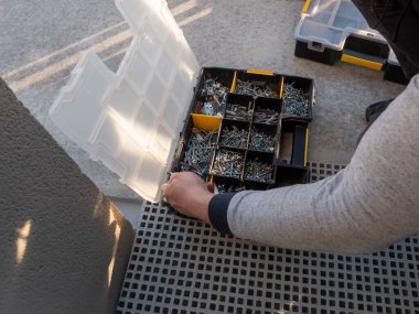 Vidalı kutu - yükleyici için profesyonel araçlar