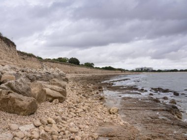 Akdeniz kıyıları.