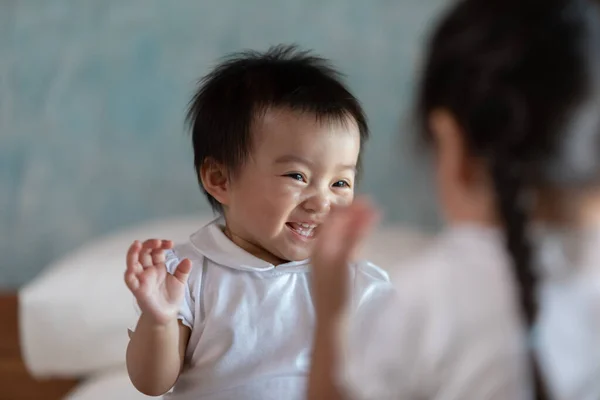 Happy Baby Playing Laughing Together Home Smile Cute Baby Girl — Stok Foto