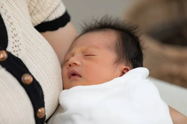 Adorable Sleeping Newborn Baby Relax Mother Arm Safety Comfortable Smile — Stok Foto